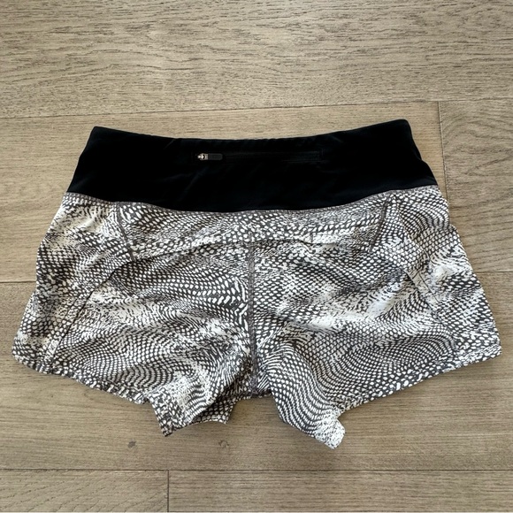 🦊 Lululemon Run Times Short II - Picture 3 of 7